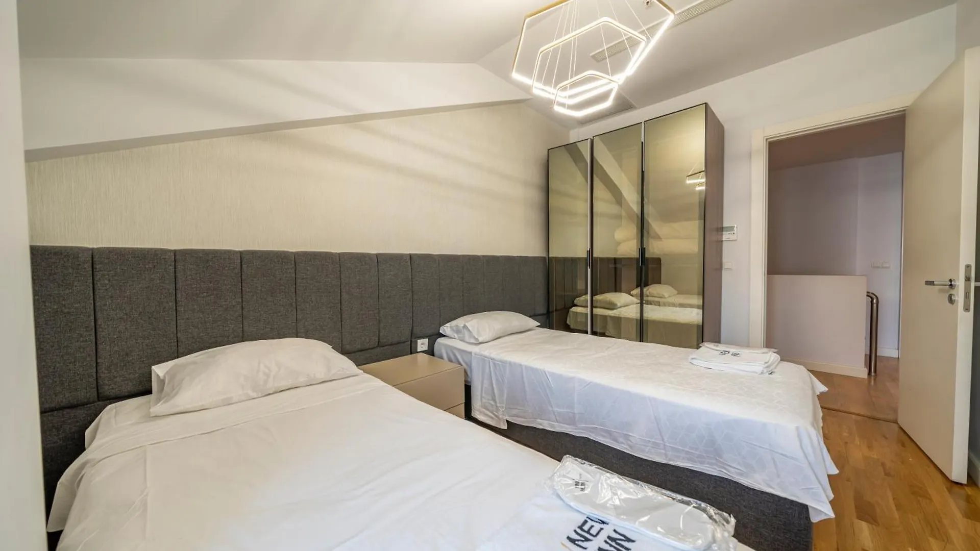 Aparthotel Taksim Petek Residence By Guestteori Istanbul Turkey